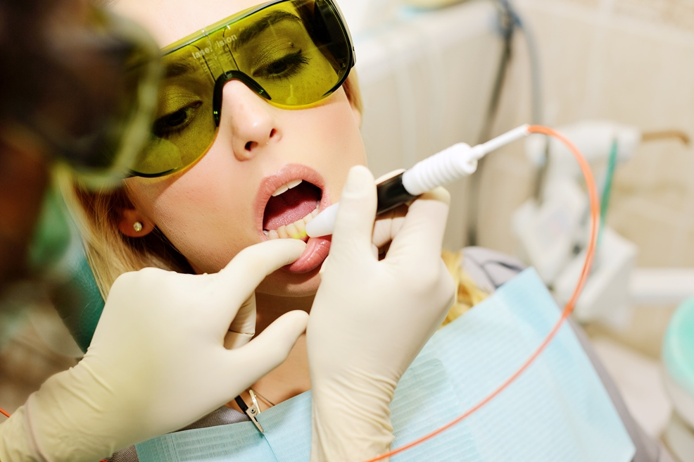 Из чего складывается цена на удаление зуба?